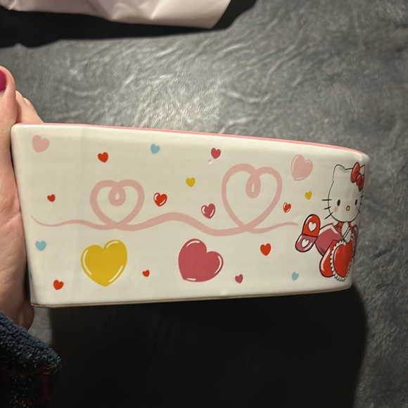 Hello Kitty Valentines heart bowl - Picture 5 of 6